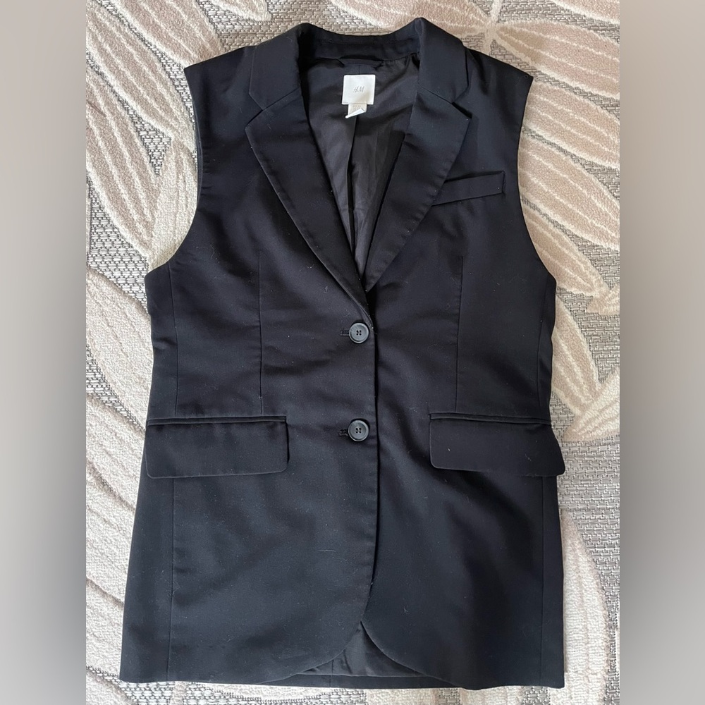 H&M Black Sleeveless Blazer